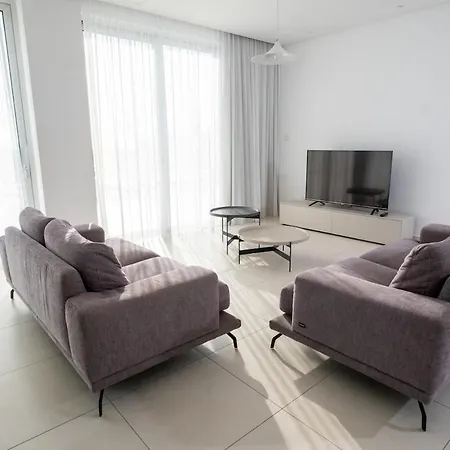 Penthouse By Mv In Cyprus בית נופש איה נאפה